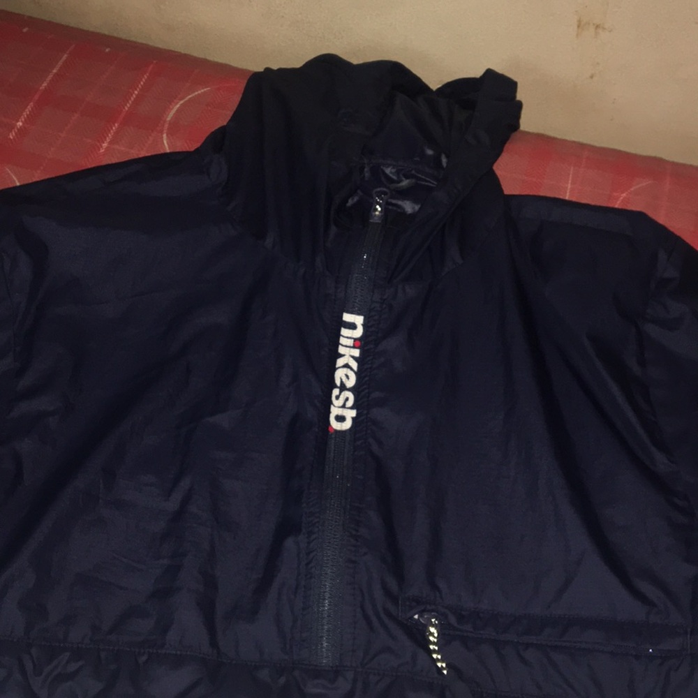 Nike sb windbreaker